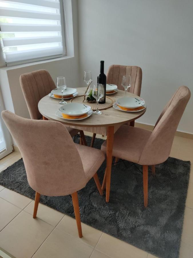 Apartman Andjela Pluzine Exterior photo
